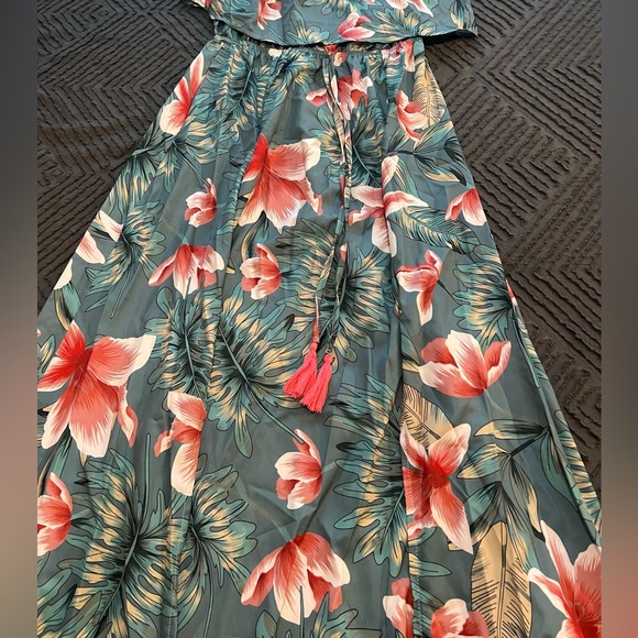 NWOT—Strapless Maxi Floral Flowy Dress - Picture 2 of 11